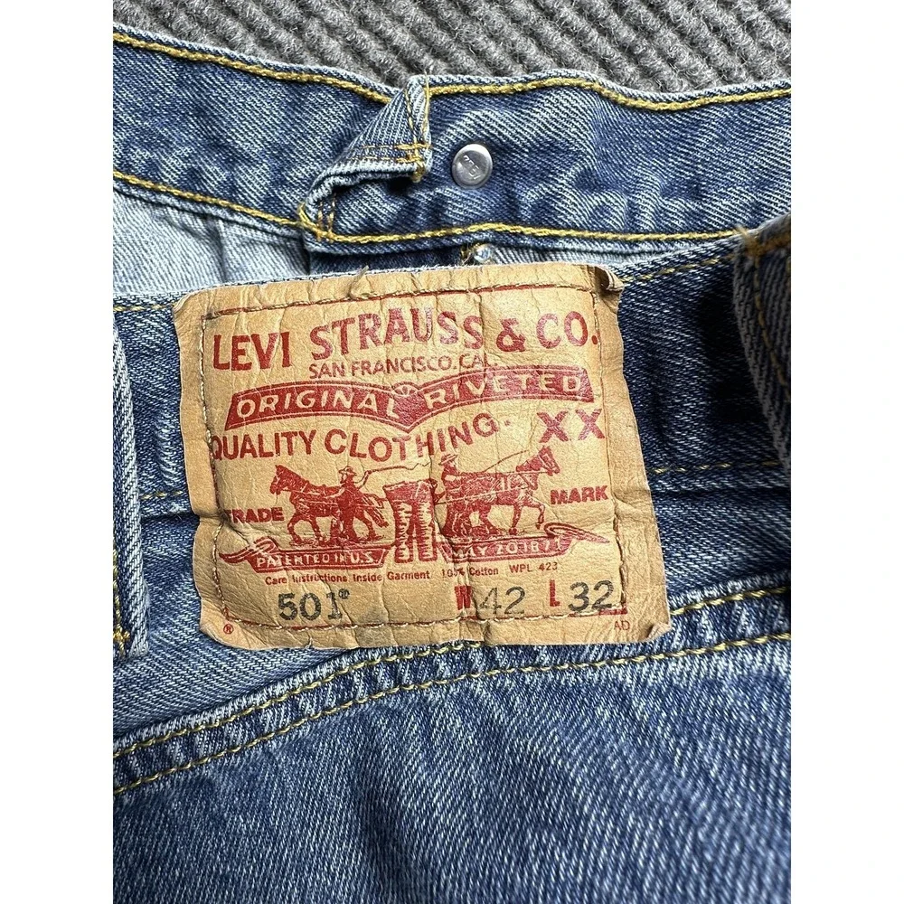 Levis 501 Jeans‎ Mens 42x32 (Fit 40x31) Light Wash Blue Classic Straight Denim